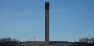 Glockenturm am Maifeld